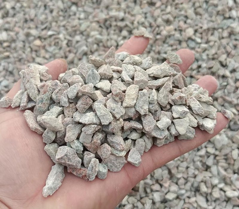 工程建设，砂石配送与时间赛跑